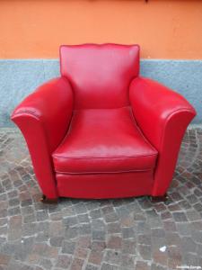 POLTRONA IN PELLE ROSSA VINTAGE MODELLO CLUB EPOCA 900 cm L 85xP85xH75